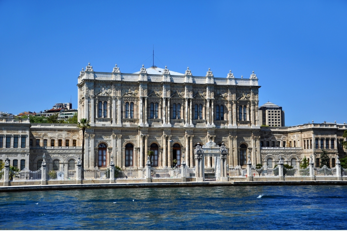Dolmabahçe Sarayı